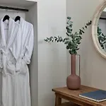 Apanemo Hotel&suites Hotel