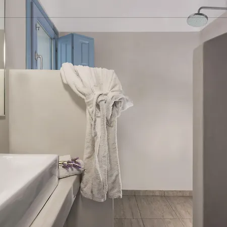 Hotel Apanemo & Akrotiri (Santorini)