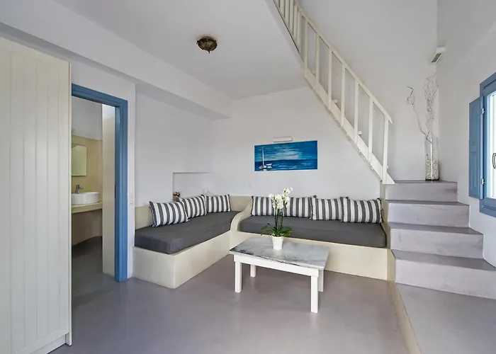 Apanemo & Akrotiri (Santorini)