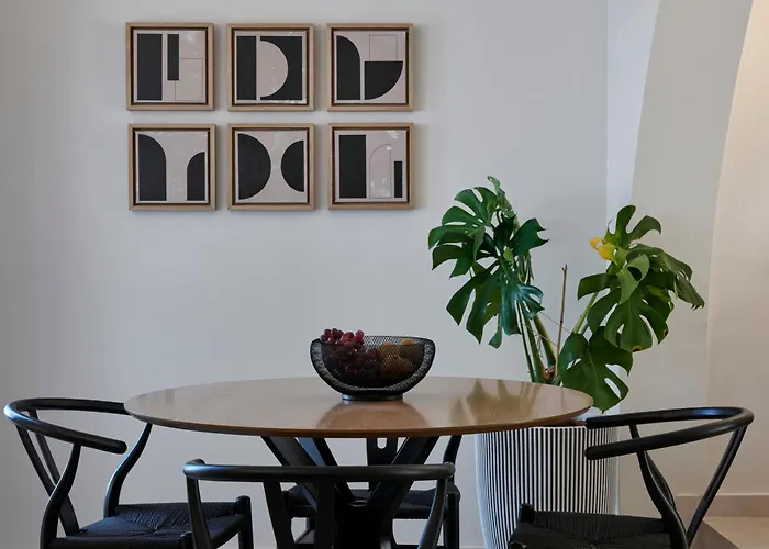 Отель Apanemo & 2*