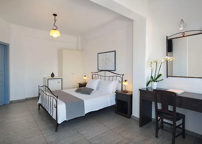 Apanemo & 2* Akrotiri (Santorini)