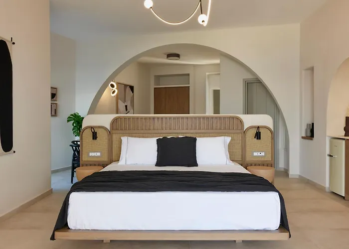 Apanemo & 2* Akrotiri (Santorini)